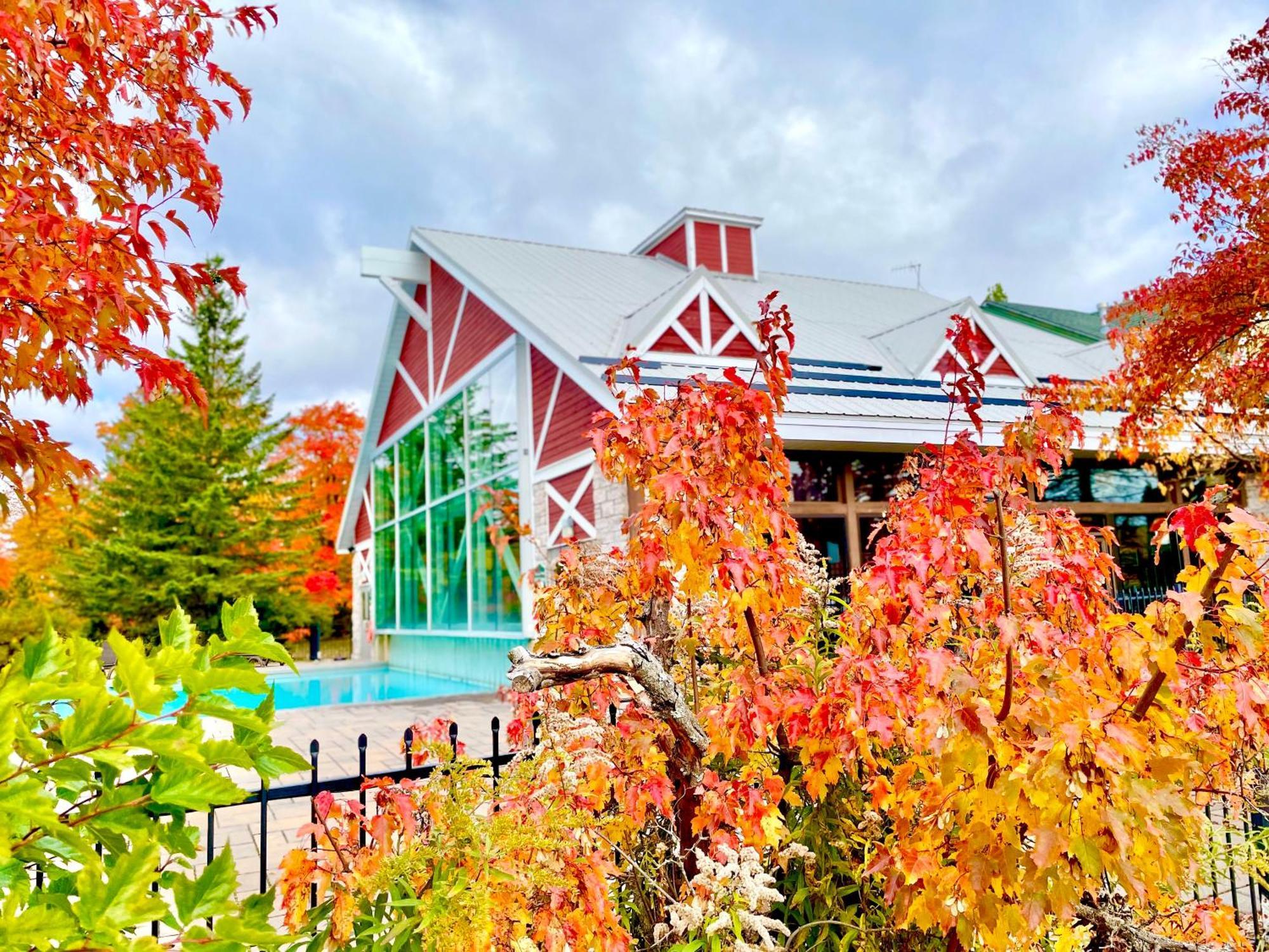 Hillside Haven: Carriage Club Resort Retreat Edgar Exterior photo
