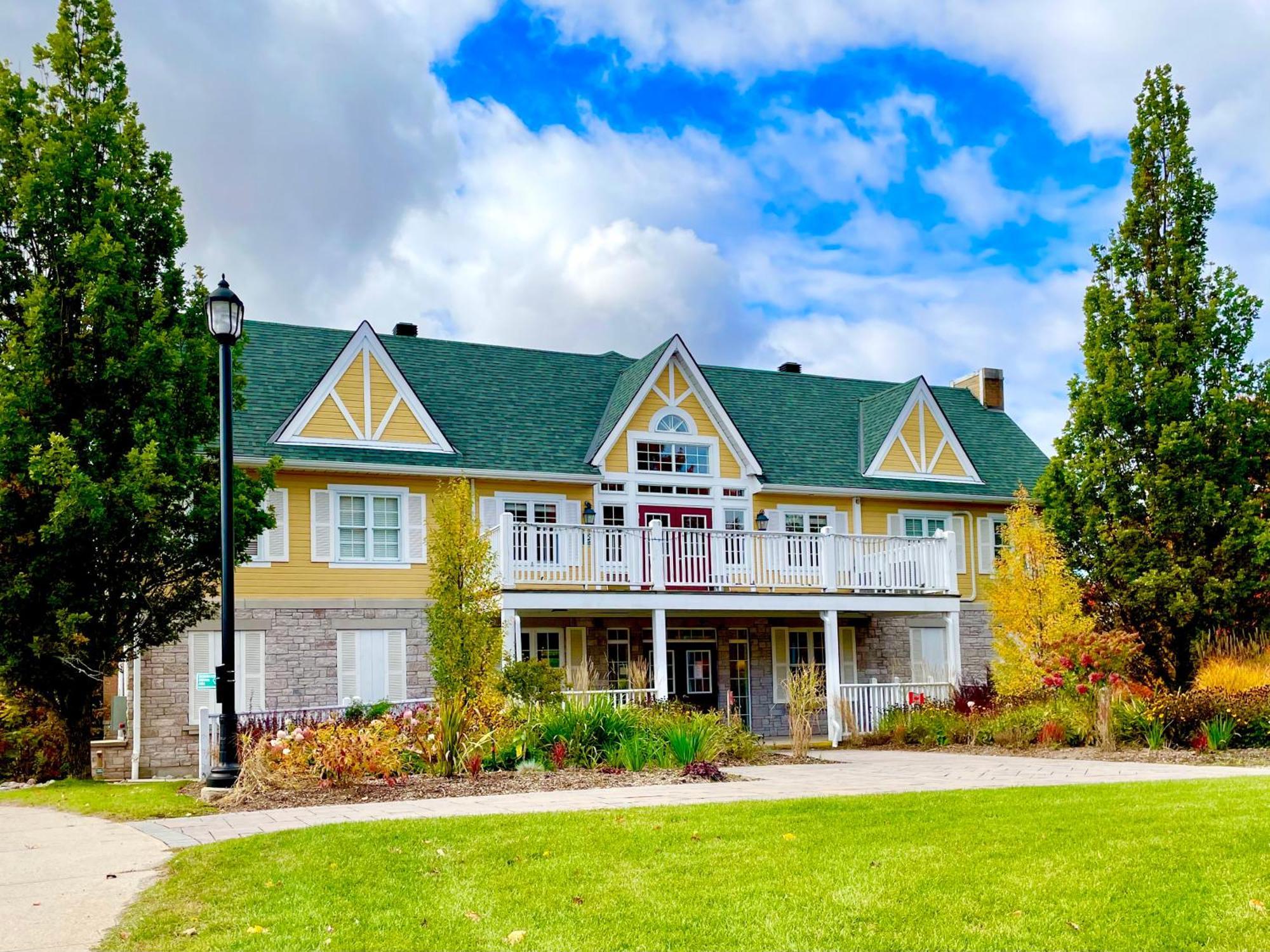 Hillside Haven: Carriage Club Resort Retreat Edgar Exterior photo